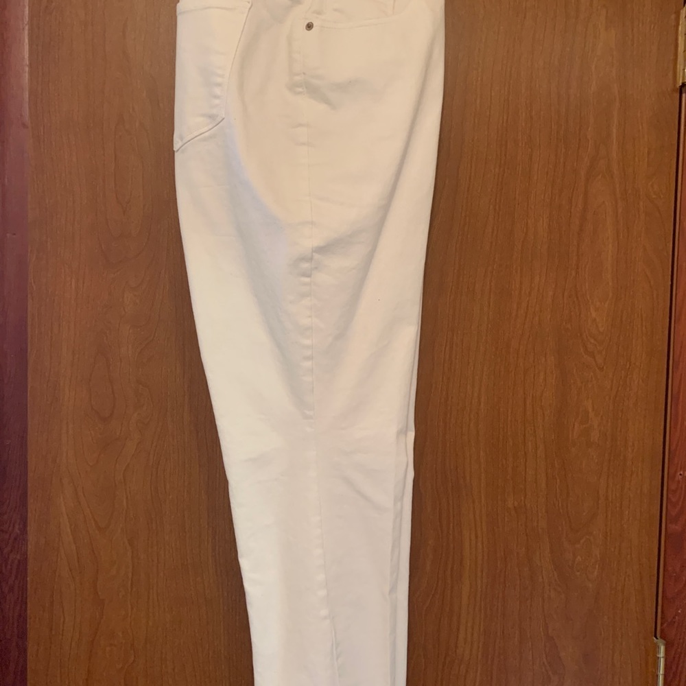 Old Navy Womens White “Curvy” mid rise Jeans